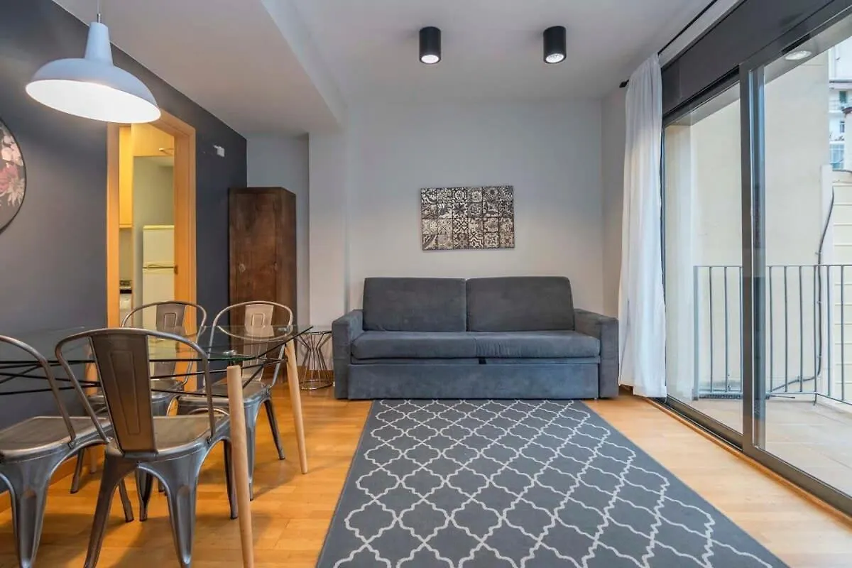 2 Bedroom With Balcony In Eixample 1-1 Barcellona Spagna