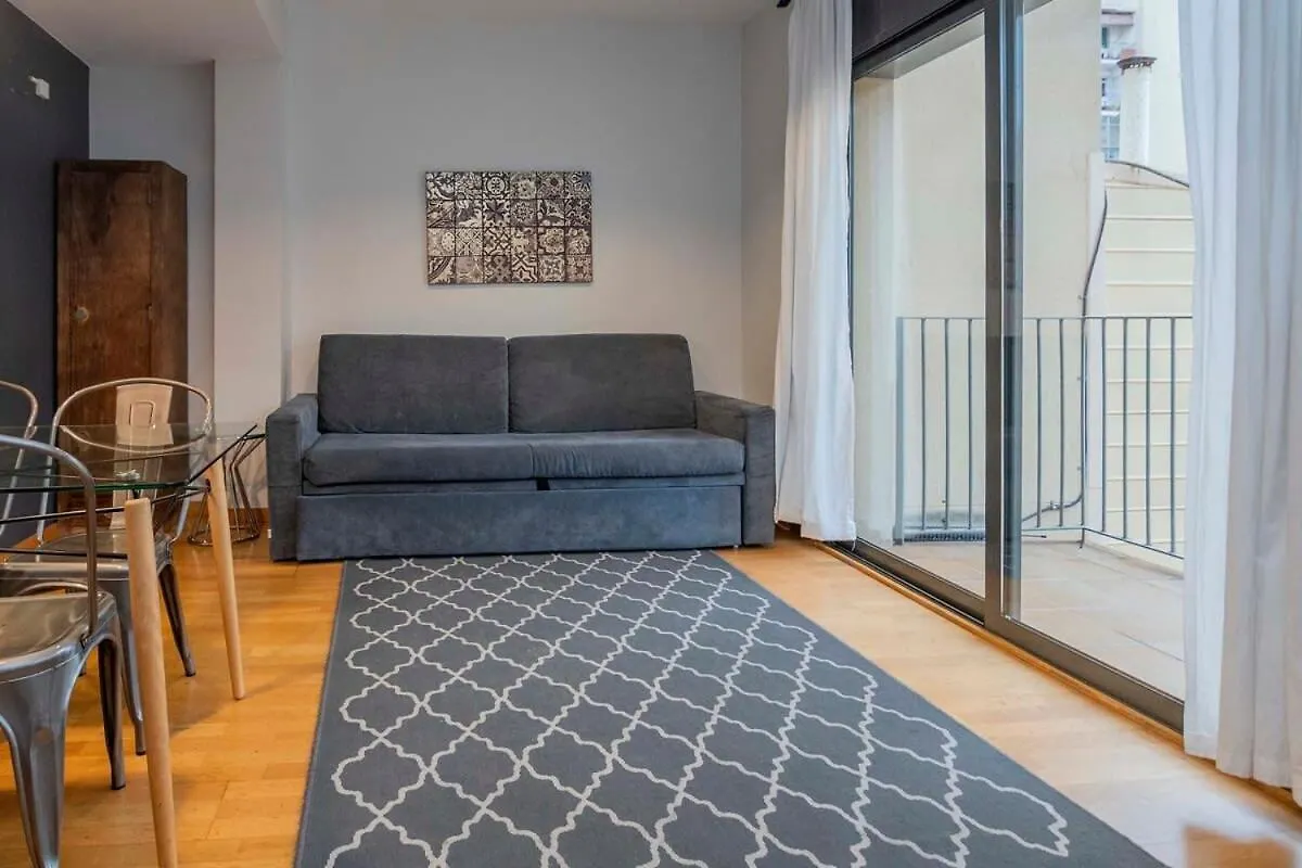 2 Bedroom With Balcony In Eixample 1-1 Barcellona 0*,  Spagna