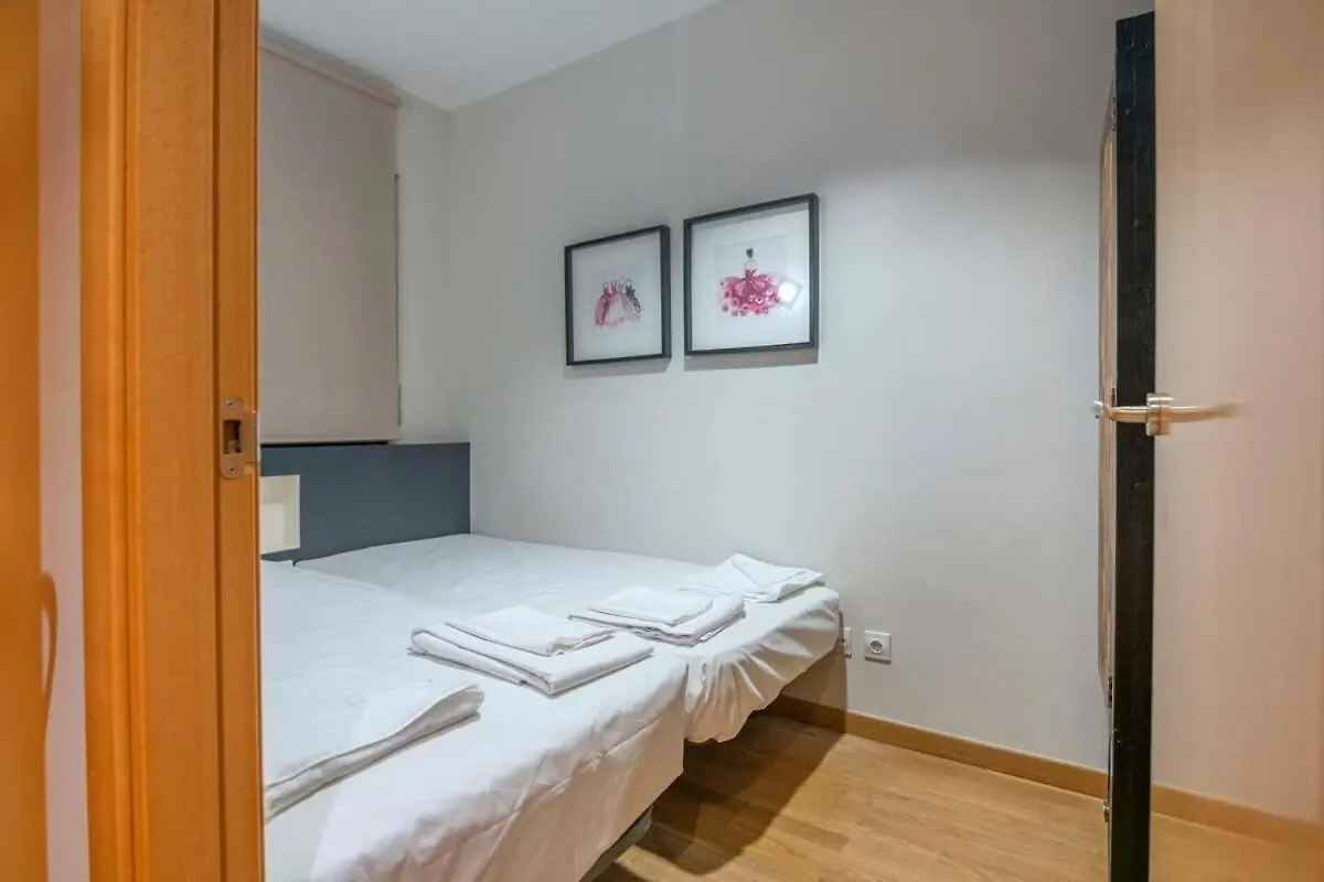 Apartment 2 Bedroom With Balcony In Eixample 1-1 Barcelona Spain