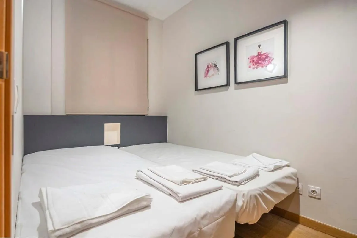 2 Bedroom With Balcony In Eixample 1-1 Barcelona