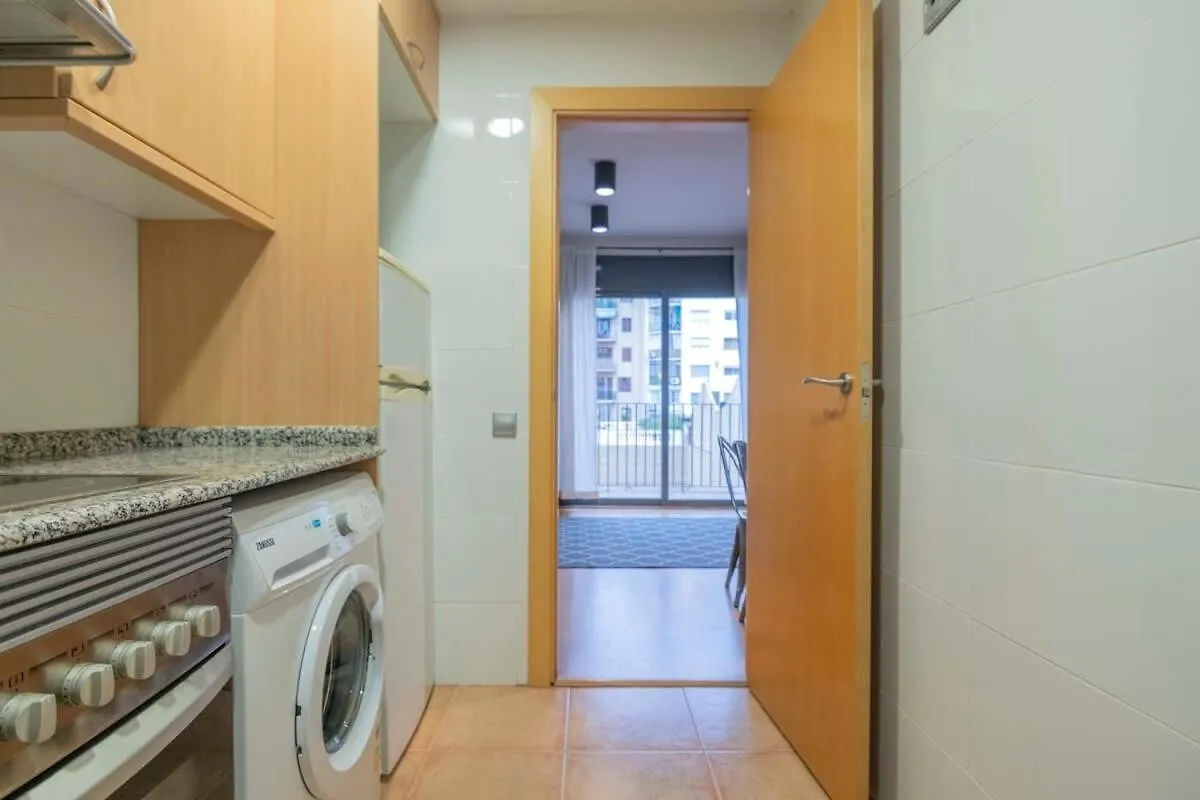 Apartment 2 Bedroom With Balcony In Eixample 1-1 Barcelona