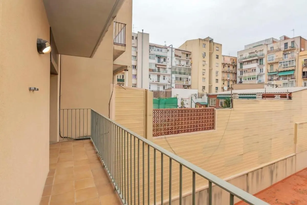 2 Bedroom With Balcony In Eixample 1-1 Barcelona
